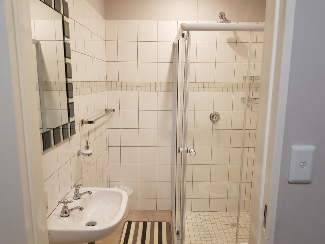 ホテル Ry Courtyard Oshakati エクステリア 写真